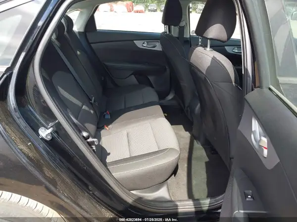 3KPF24AD8RE789421 2024 KIA FORTE - Image 8