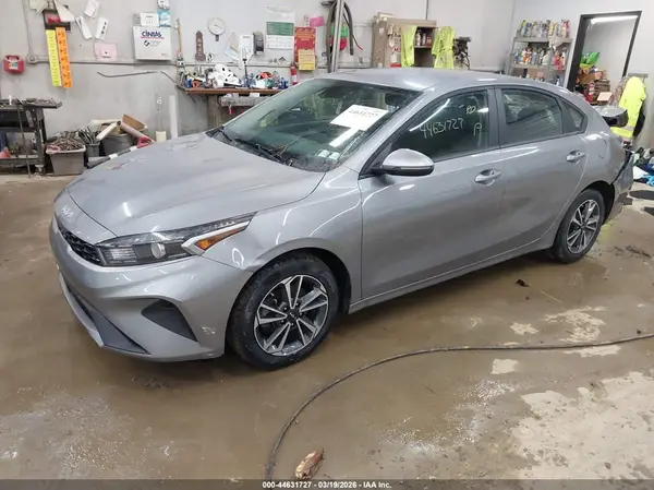 3KPF24AD8RE789452 2024 KIA FORTE - Image 2