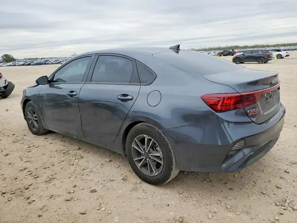 3KPF24AD8RE790066 2024 KIA FORTE - Image 2