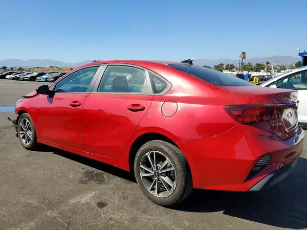 3KPF24AD8RE790262 2024 KIA FORTE - Image 2