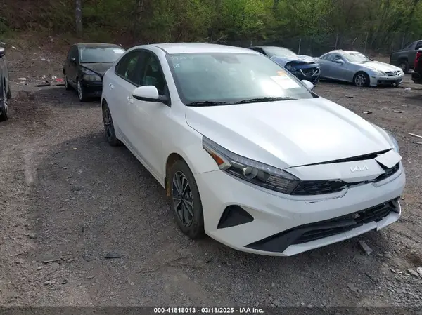 3KPF24AD8RE791010 2024 KIA FORTE - Image 1