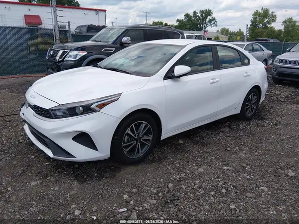 3KPF24AD8RE791167 2024 KIA FORTE - Image 2