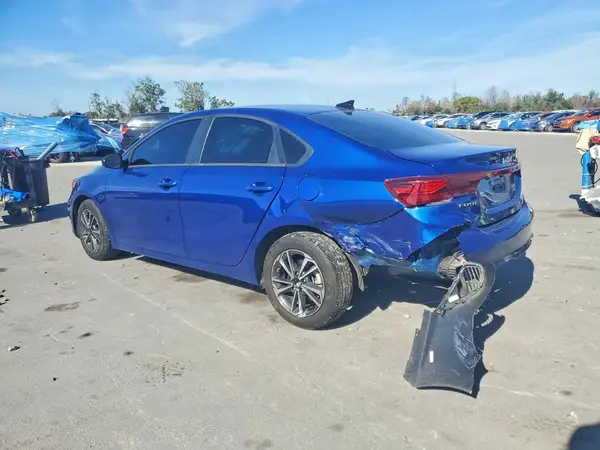 3KPF24AD8RE792173 2024 KIA FORTE - Image 2