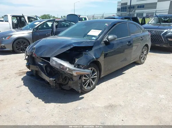 3KPF24AD8RE792755 2024 KIA FORTE - Image 2