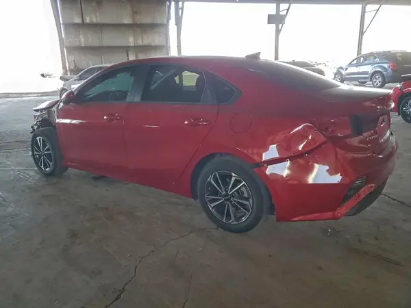 3KPF24AD8RE793579 2024 KIA FORTE - Image 2