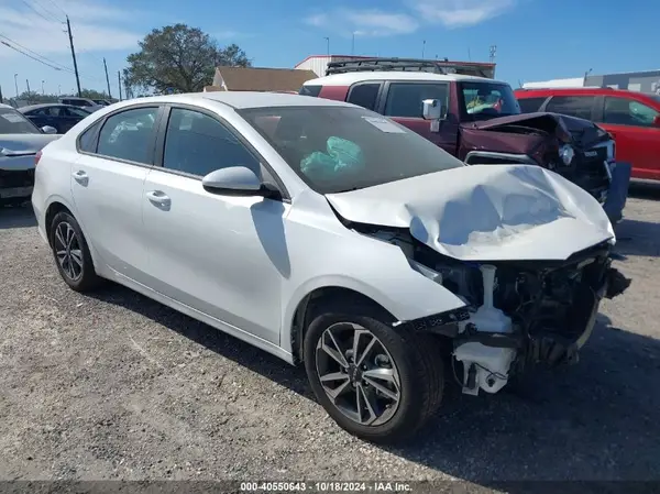 3KPF24AD8RE794263 2024 KIA FORTE - Image 1