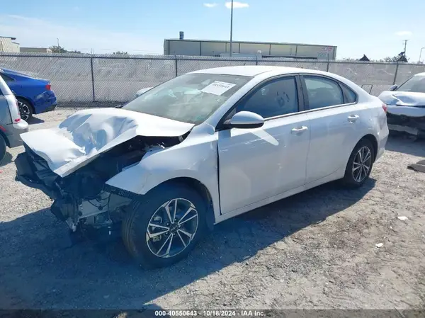 3KPF24AD8RE794263 2024 KIA FORTE - Image 2