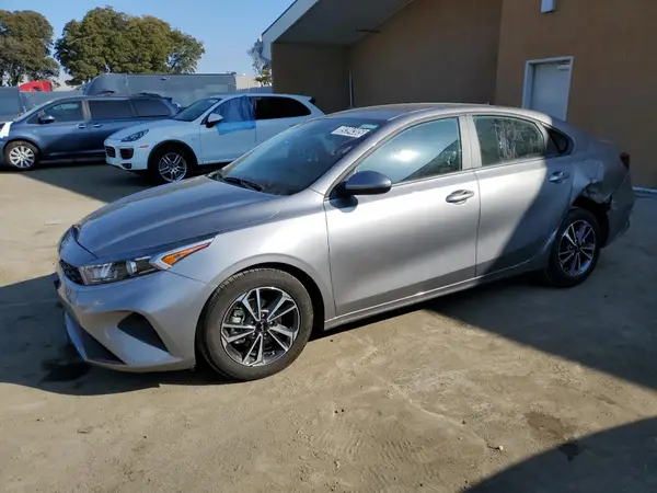 3KPF24AD8RE795896 2024 KIA FORTE - Image 1