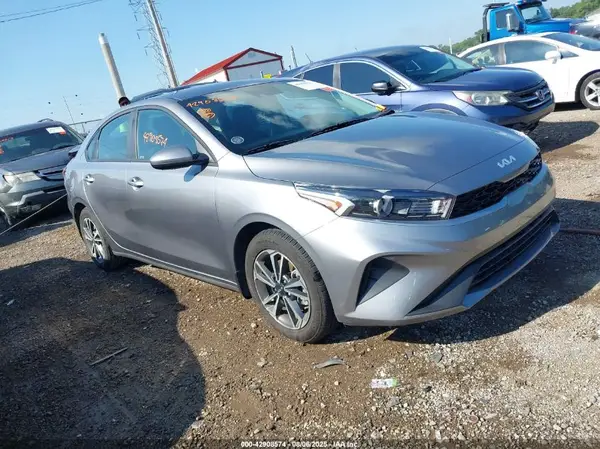 3KPF24AD8RE799172 2024 KIA FORTE - Image 1