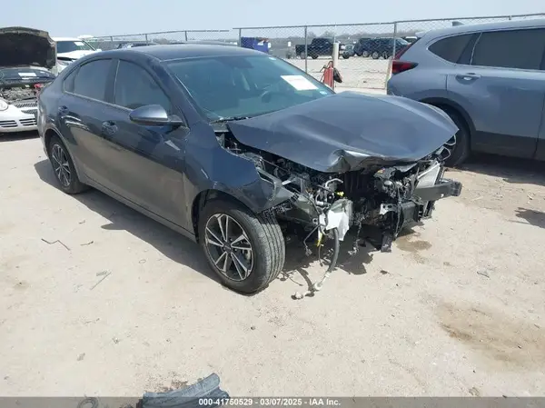 3KPF24AD8RE800644 2024 KIA FORTE - Image 1