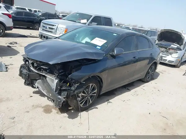3KPF24AD8RE800644 2024 KIA FORTE - Image 2