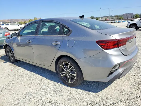 3KPF24AD8RE800983 2024 KIA FORTE - Image 2