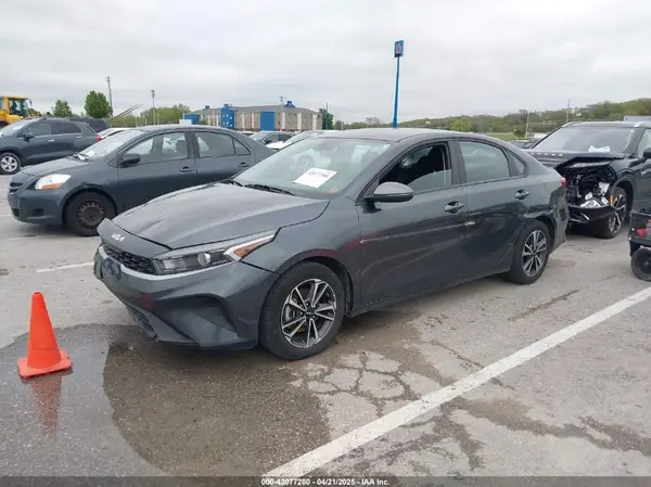 3KPF24AD8RE801020 2024 KIA FORTE - Image 2