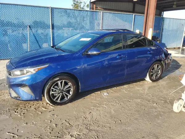 3KPF24AD8RE805455 2024 KIA FORTE - Image 1