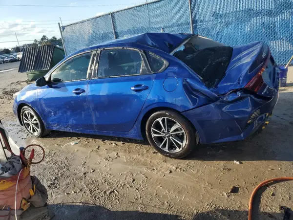3KPF24AD8RE805455 2024 KIA FORTE - Image 2