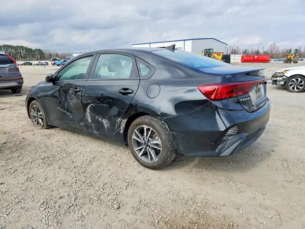 3KPF24AD8RE806492 2024 KIA FORTE - Image 2