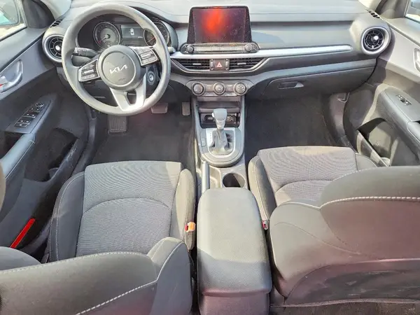 3KPF24AD8RE806492 2024 KIA FORTE - Image 8