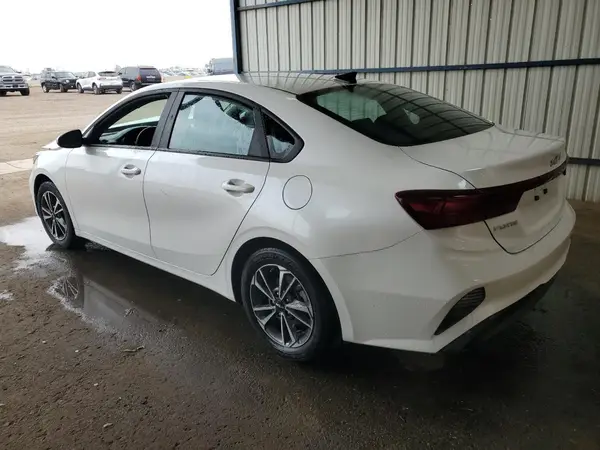 3KPF24AD8RE807822 2024 KIA FORTE - Image 2