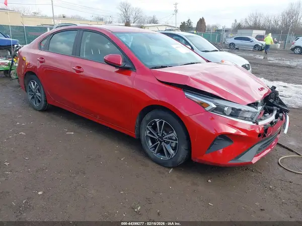 3KPF24AD8RE808324 2024 KIA FORTE - Image 1