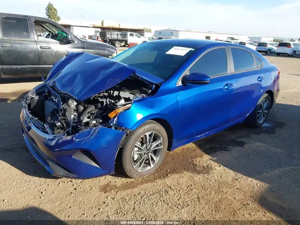 3KPF24AD8RE808503 2024 KIA FORTE - Image 2