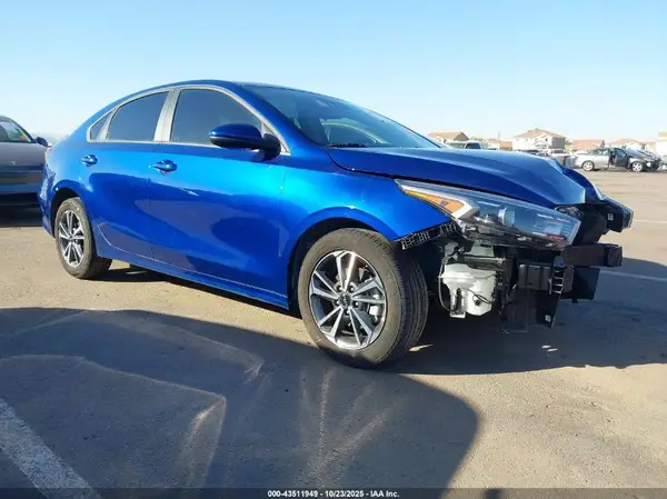 3KPF24AD8RE808517 2024 KIA FORTE - Image 1