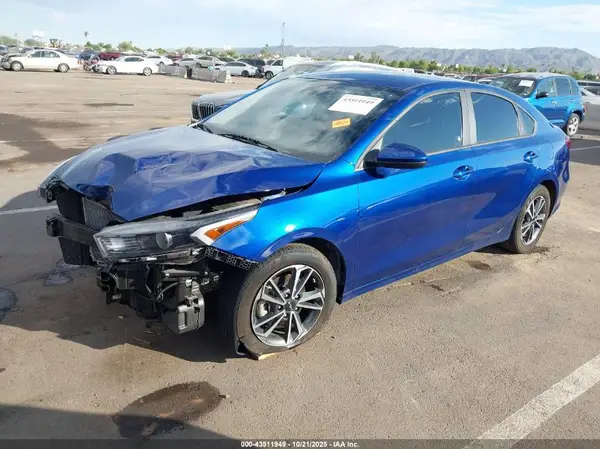 3KPF24AD8RE808517 2024 KIA FORTE - Image 2
