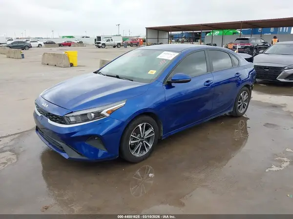 3KPF24AD8RE810347 2024 KIA FORTE - Image 2