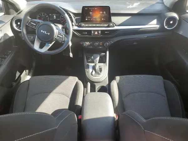 3KPF24AD8RE811434 2024 KIA FORTE - Image 8