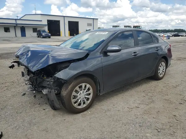 3KPF24AD8RE811739 2024 KIA FORTE - Image 1