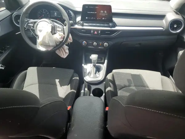 3KPF24AD8RE811739 2024 KIA FORTE - Image 8