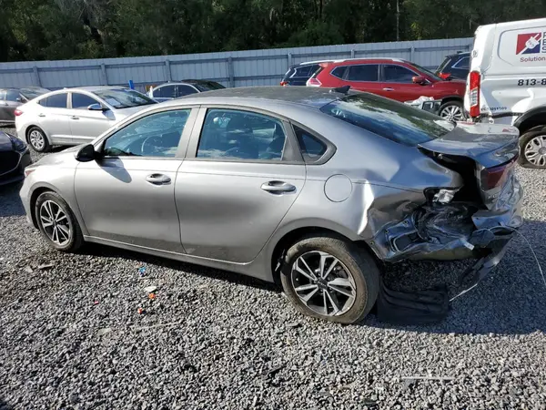 3KPF24AD8RE812552 2024 KIA FORTE - Image 2