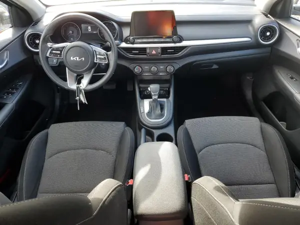 3KPF24AD8RE812552 2024 KIA FORTE - Image 8