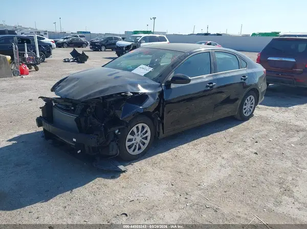 3KPF24AD8RE815094 2024 KIA FORTE - Image 2