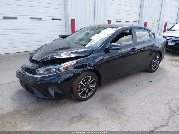 3KPF24AD8RE818805 2024 KIA FORTE - Image 2