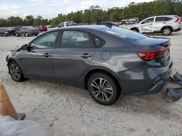 3KPF24AD8RE819582 2024 KIA FORTE - Image 2