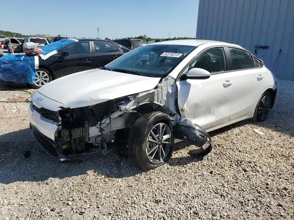 3KPF24AD8RE820408 2024 KIA FORTE - Image 1