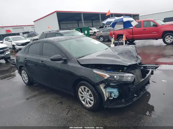 3KPF24AD8RE821154 2024 KIA FORTE - Image 1