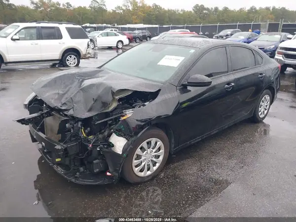 3KPF24AD8RE821154 2024 KIA FORTE - Image 2