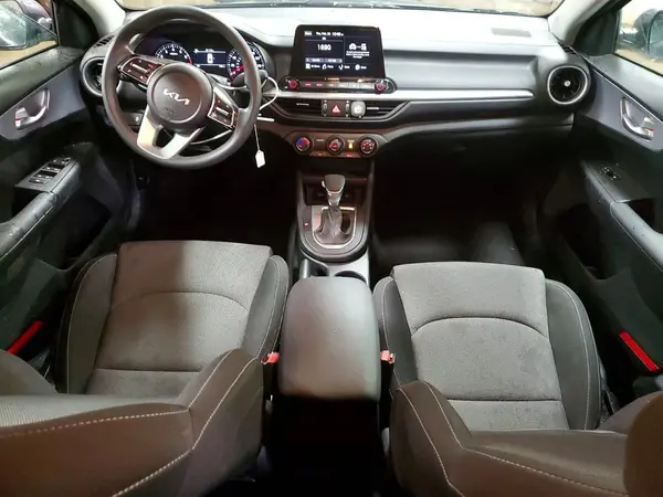3KPF24AD8RE823213 2024 KIA FORTE - Image 8
