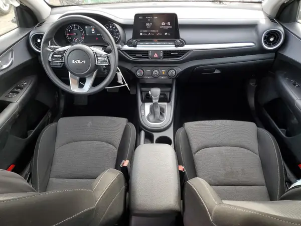 3KPF24AD8RE825690 2024 KIA FORTE - Image 8