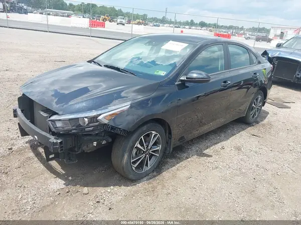 3KPF24AD8RE826547 2024 KIA FORTE - Image 2