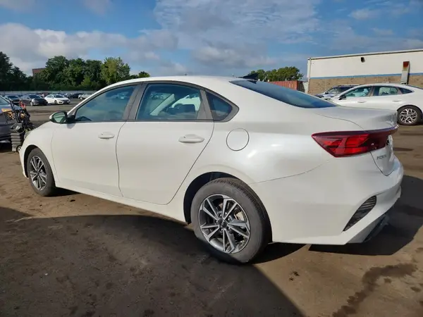 3KPF24AD8RE826788 2024 KIA FORTE - Image 2
