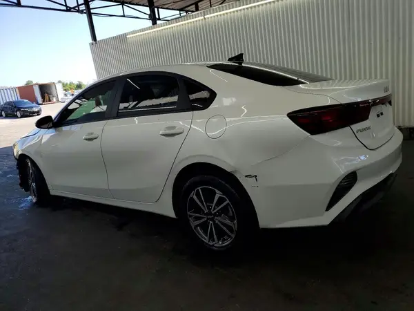 3KPF24AD8RE827827 2024 KIA FORTE - Image 2