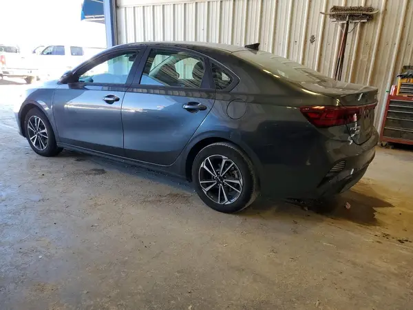 3KPF24AD8RE828279 2024 KIA FORTE - Image 2