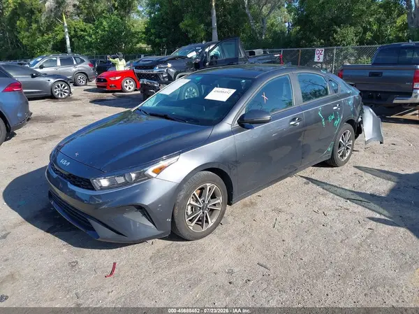 3KPF24AD8RE828525 2024 KIA FORTE - Image 2