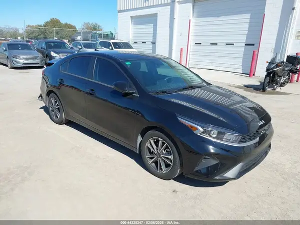 3KPF24AD8RE828542 2024 HYUNDAI SANTA FE - Image 1