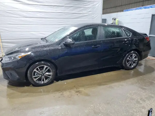 3KPF24AD8RE833837 2024 KIA FORTE - Image 1