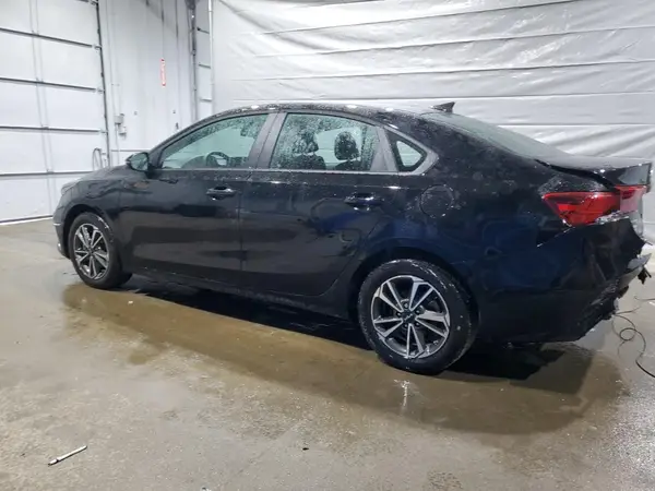 3KPF24AD8RE833837 2024 KIA FORTE - Image 2