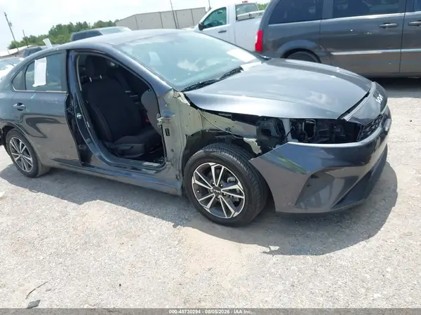 3KPF24AD8RE835863 2024 KIA FORTE - Image 1