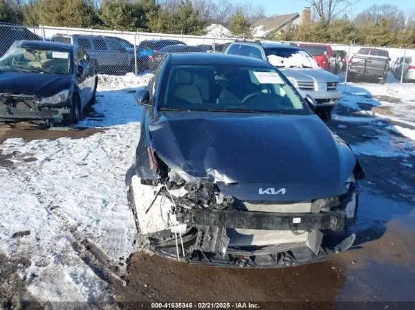 3KPF24AD8RE836463 2024 KIA FORTE - Image 1